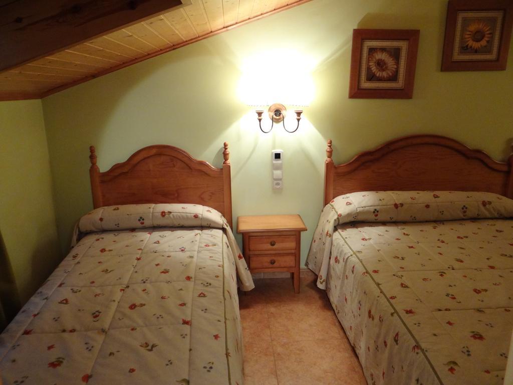 Hotel Casa Carmen Benabarre Zimmer foto